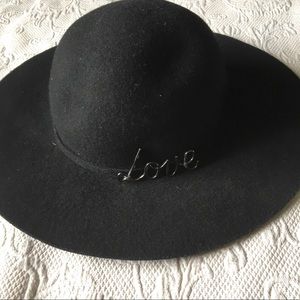 BCBGeneration Accessories - BCBG black wool hat women Love hardware adjustable BCBGeneration Accessories - BCBG black wool hat women Love hardware adjustable